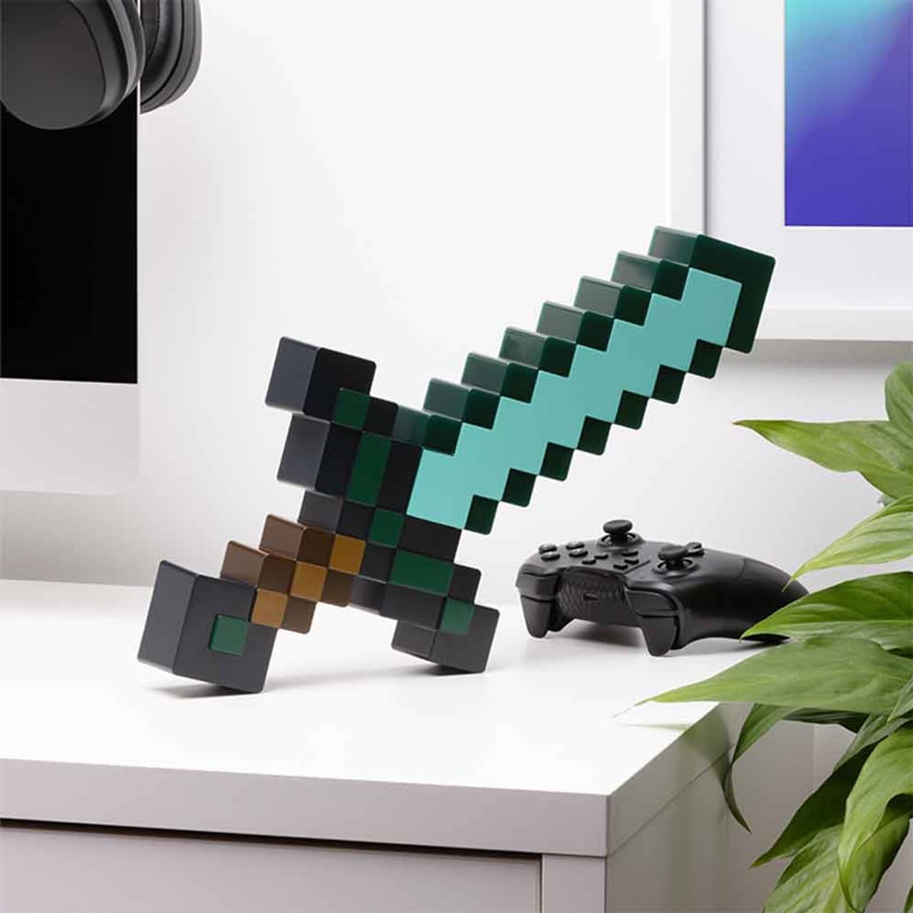 Light - Diamond Sword Minecraft