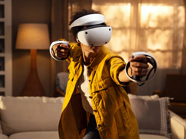 PLAYSTATION VR2 CORE HEADSET + 2 SENSE CONTROLLERS