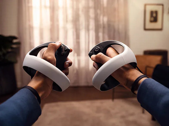 PLAYSTATION VR2 CORE HEADSET + 2 SENSE CONTROLLERS