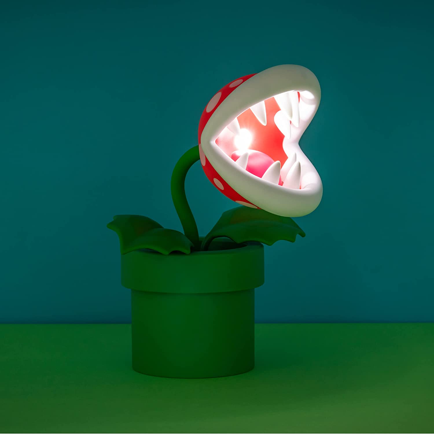 Light - Super Mario Piranha Plant (Posable)